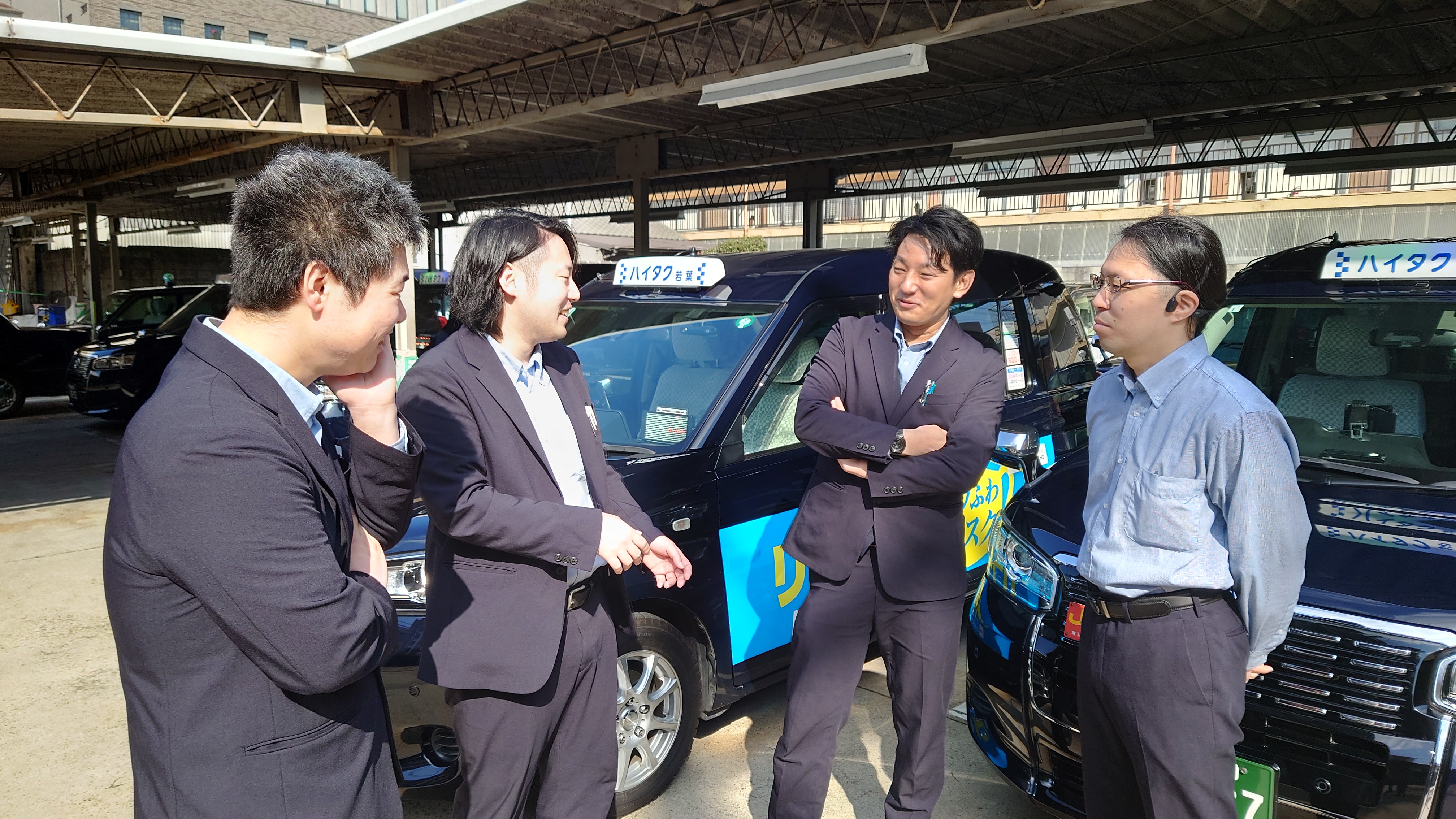 若葉自動車のタクシー運転手